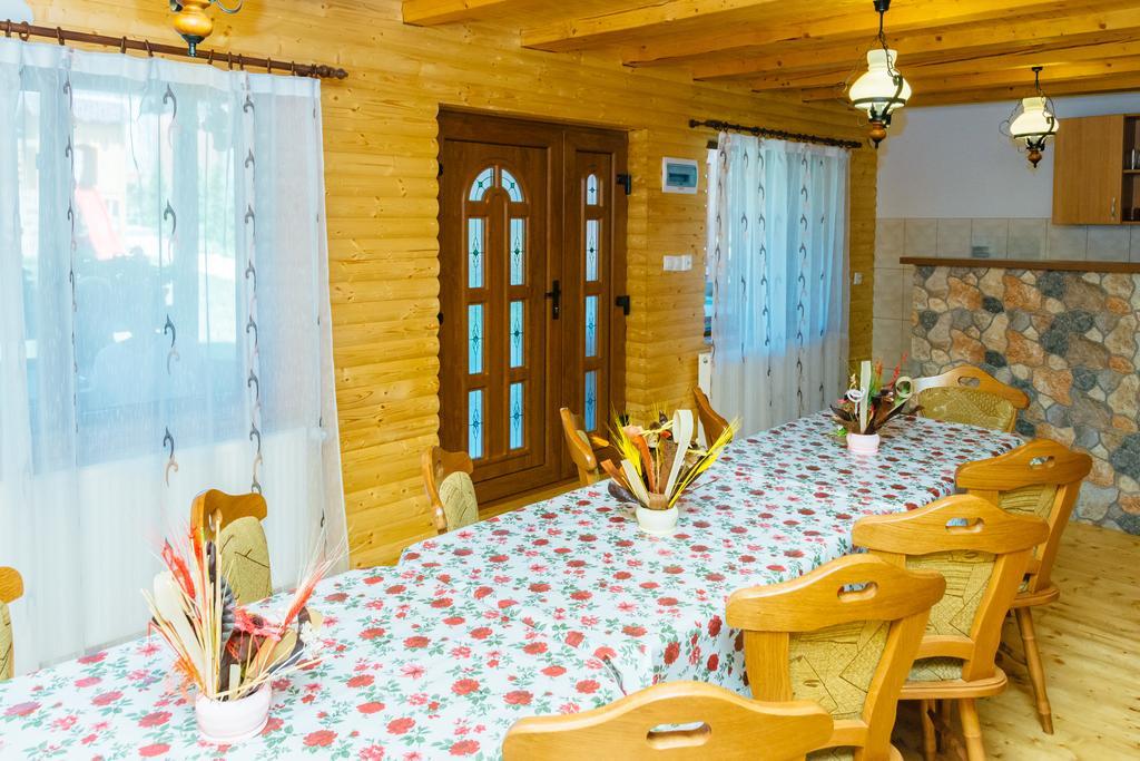 Casa Gherman Hotel Turda Exterior photo